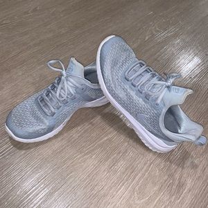 Nike shoes! 7.5 in women